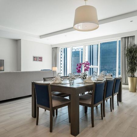 Centara West Bay Hotel & Residences Doha Eksteriør bilde A dining room at the Ritz-Carlton, DIFC