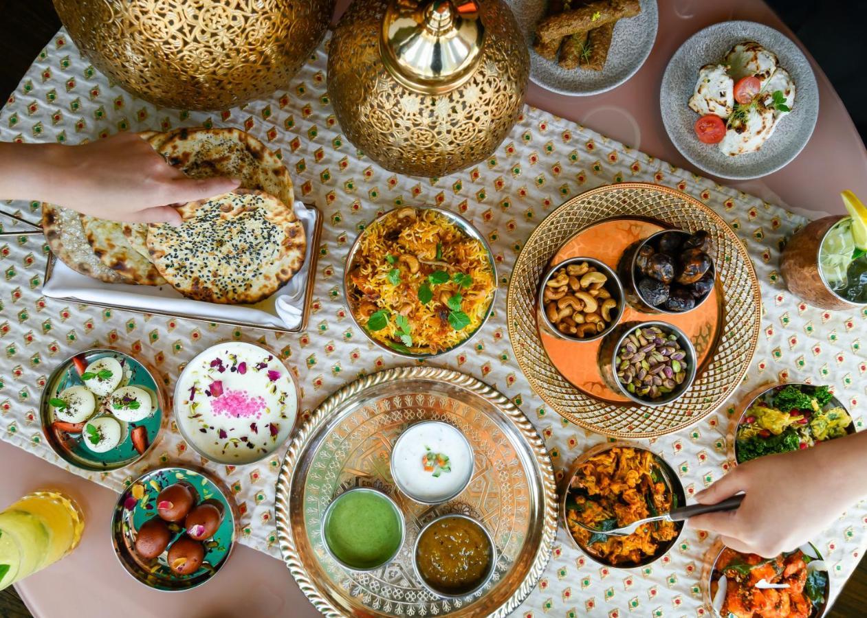 Centara West Bay Hotel & Residences Doha Eksteriør bilde A vegetarian meal