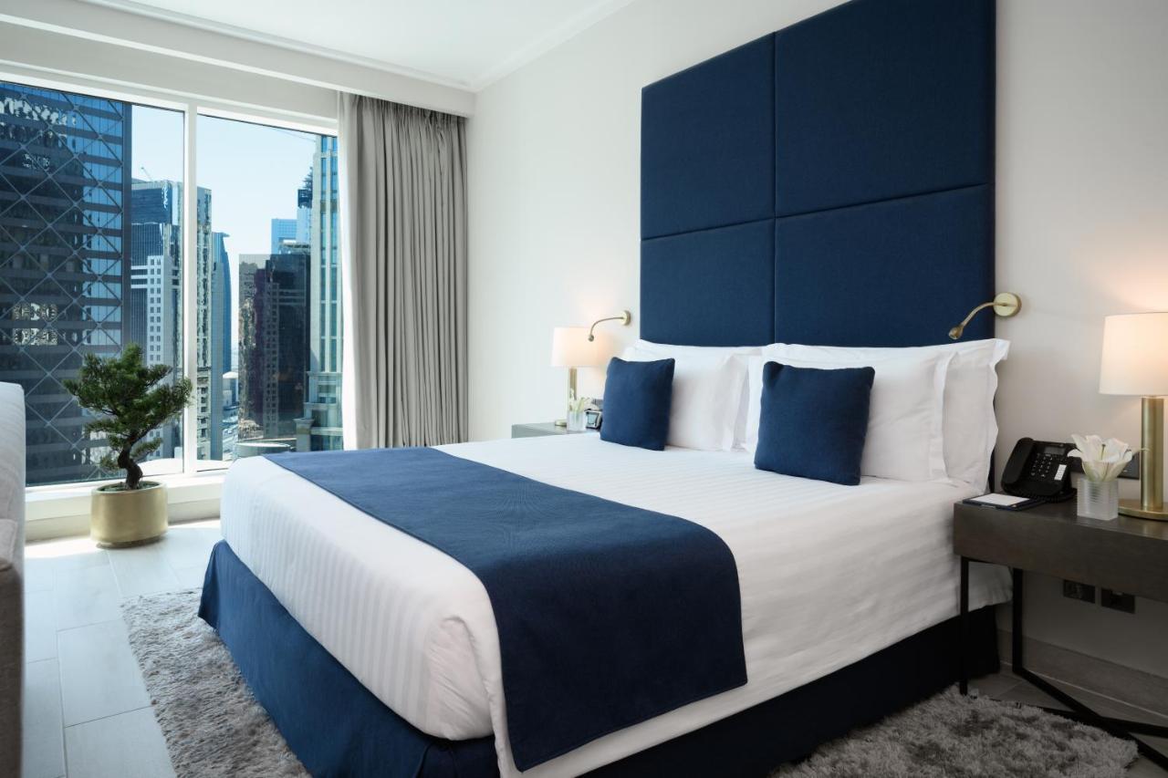 Centara West Bay Hotel & Residences Doha Eksteriør bilde A bedroom at the hotel