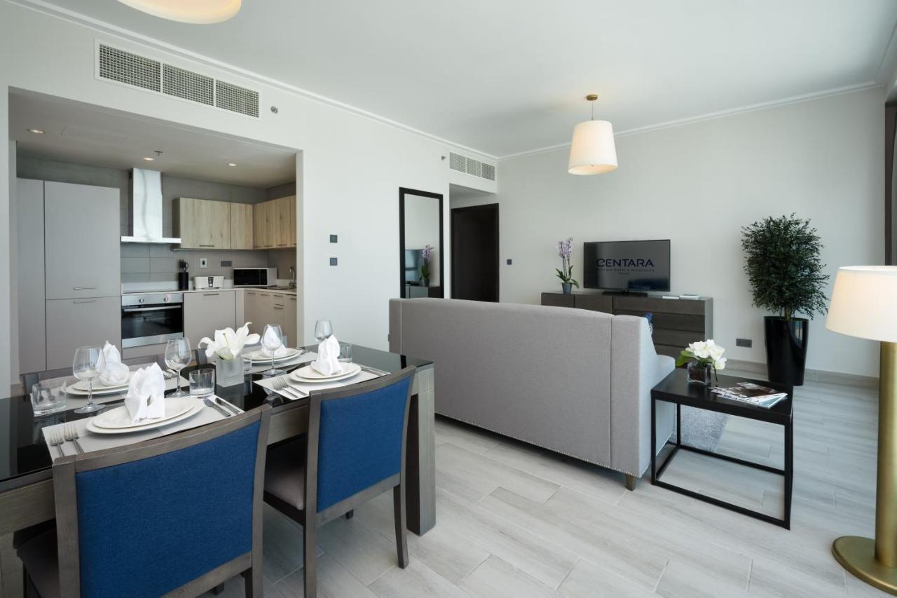 Centara West Bay Hotel & Residences Doha Eksteriør bilde A living room at the hotel