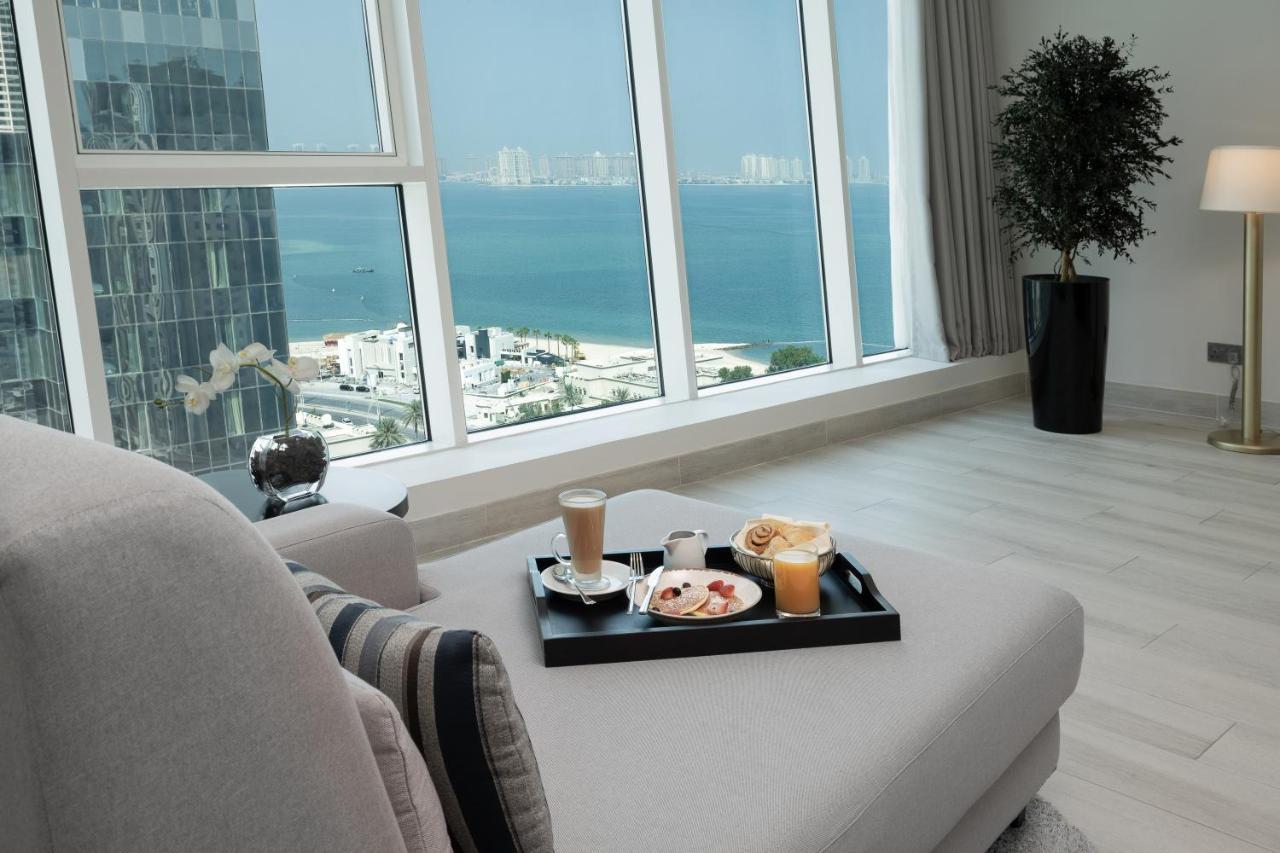 Centara West Bay Hotel & Residences Doha Eksteriør bilde A view from a suite at the Ritz-Carlton, DIFC