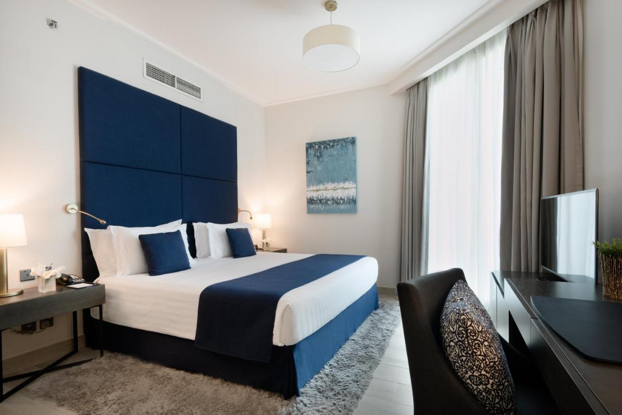 Centara West Bay Hotel & Residences Doha Eksteriør bilde Deluxe room