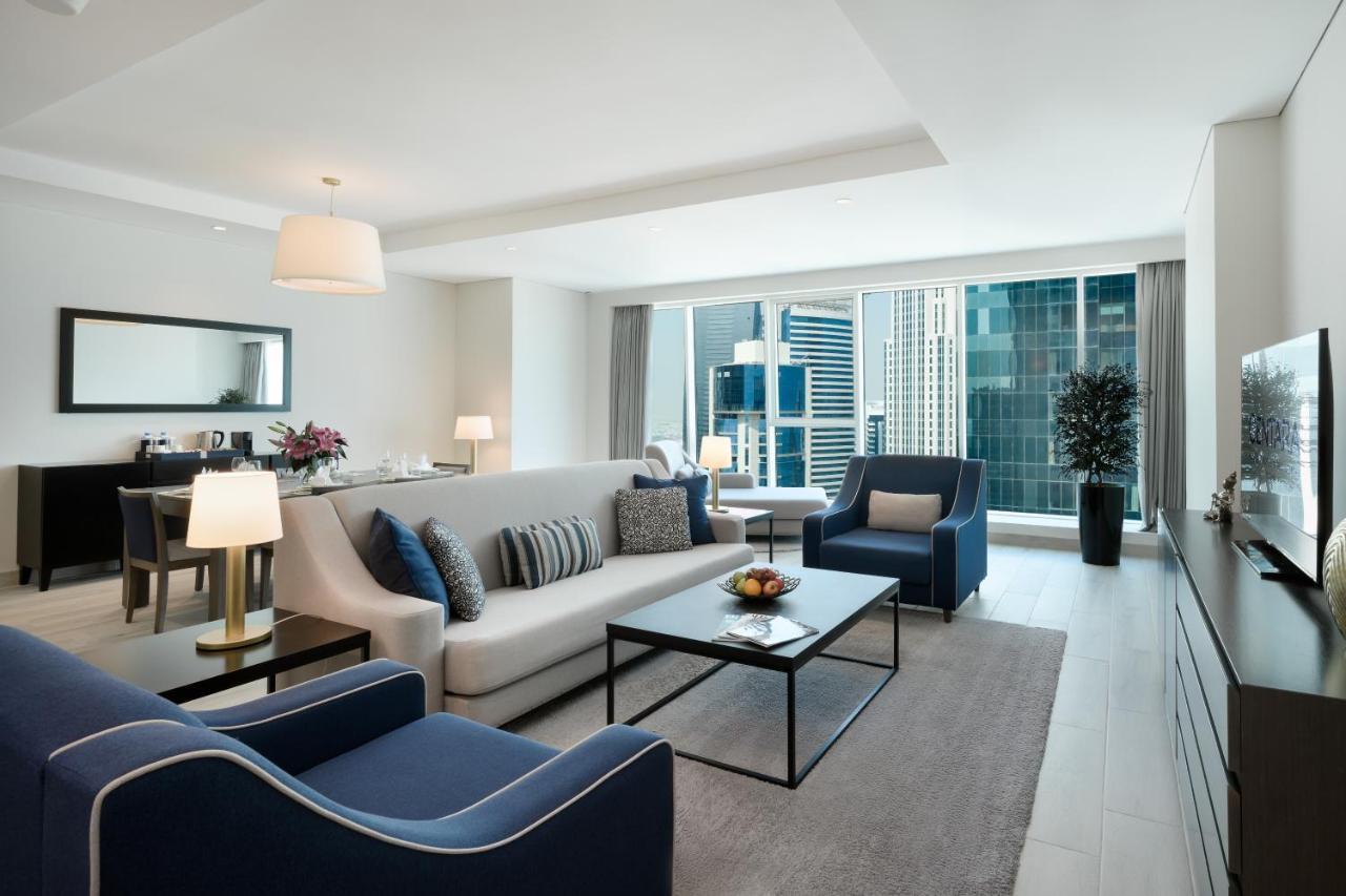 Centara West Bay Hotel & Residences Doha Eksteriør bilde A living room in a typical apartment