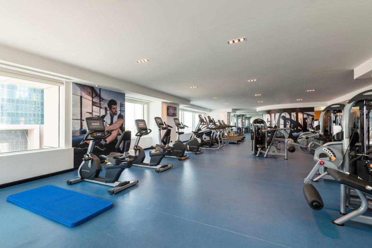 Centara West Bay Hotel & Residences Doha Eksteriør bilde The gym at the hotel