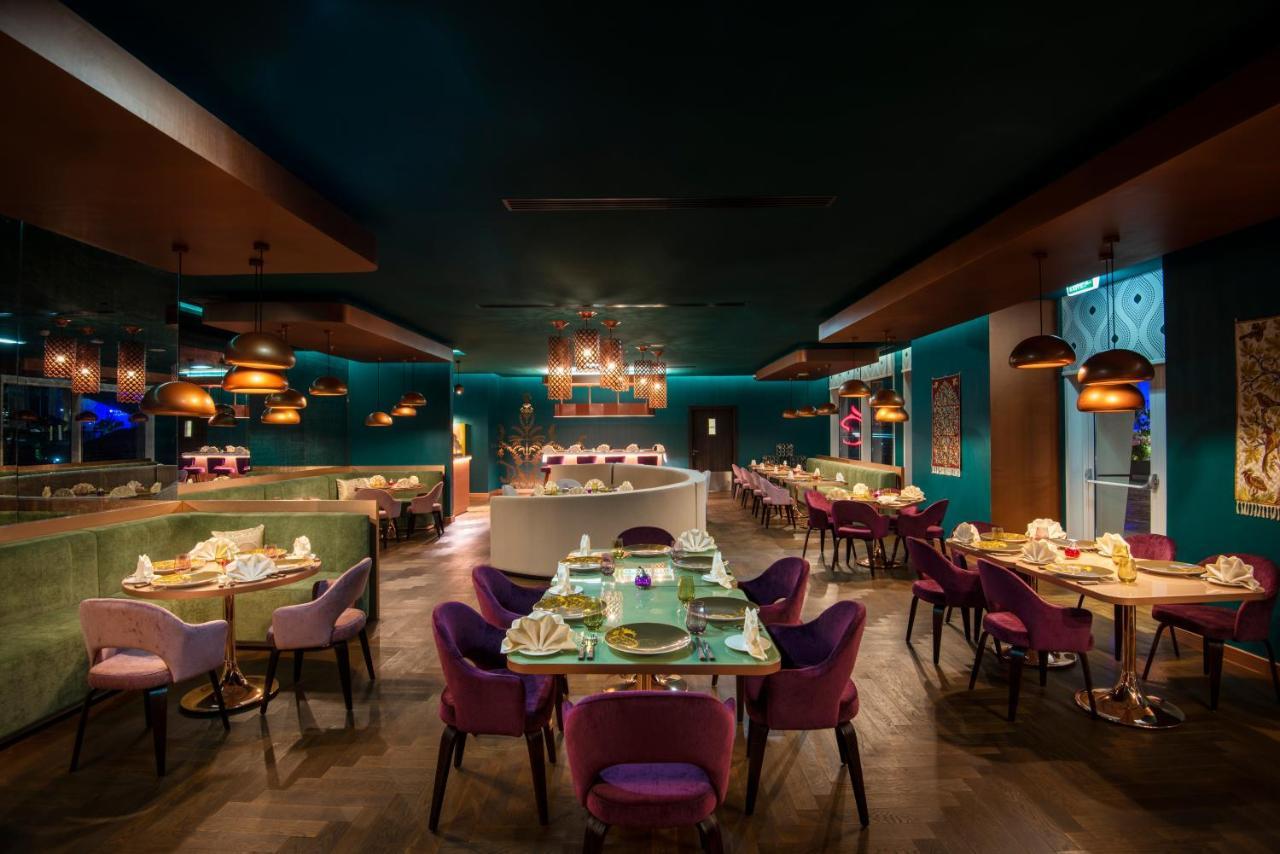Centara West Bay Hotel & Residences Doha Eksteriør bilde The interior of the restaurant
